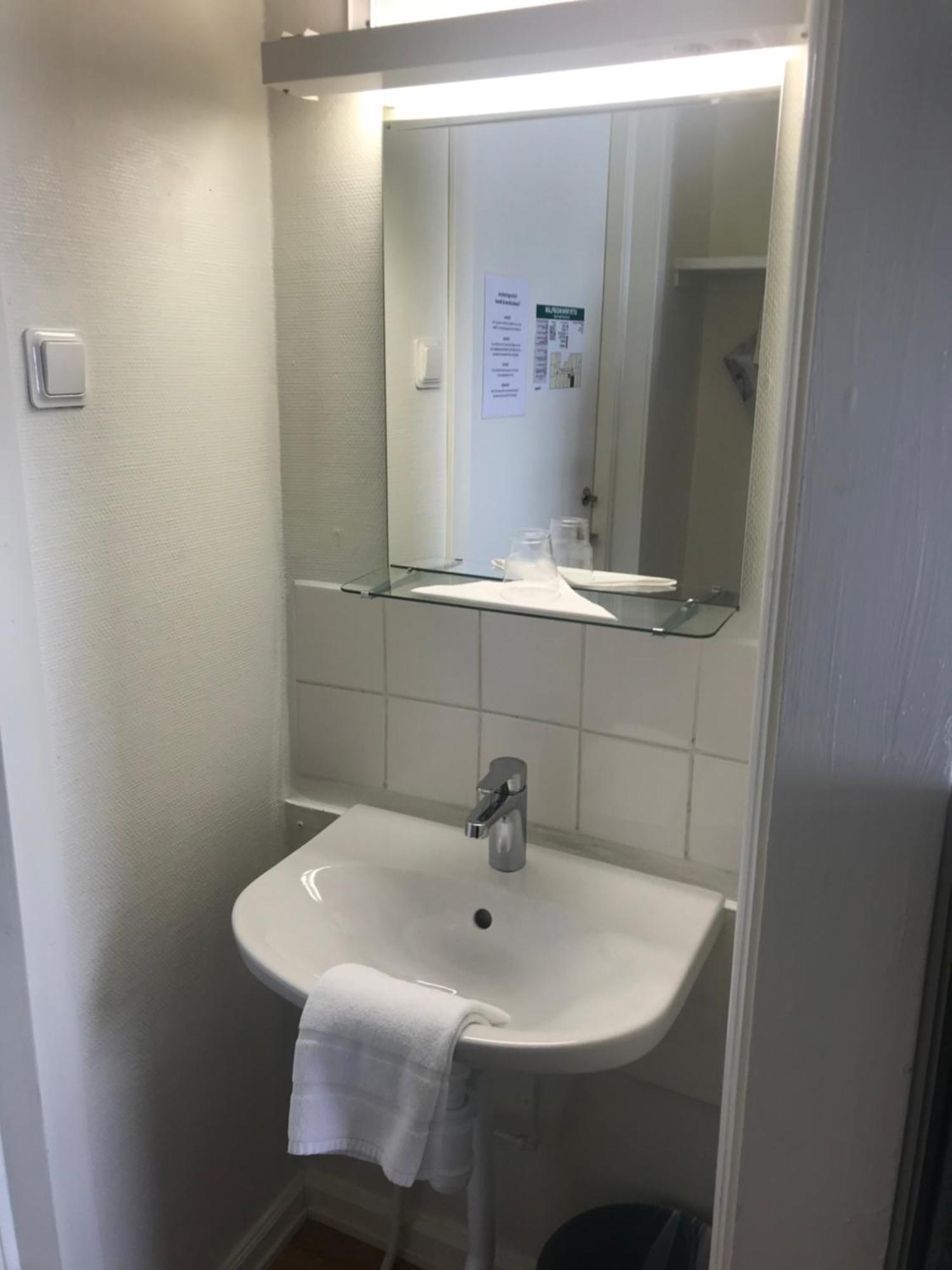 Vattengraendens Vandrarhem & Hotel 诺尔雪平 客房 照片